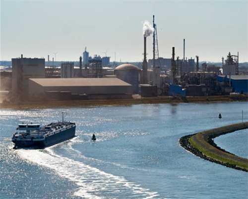 “温柔杀手”来袭：AutoIt木马暗藏帅哥照片