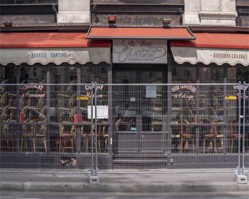 看到男厕这句英文标语，感觉我的9年义务教育受到奇耻大辱...